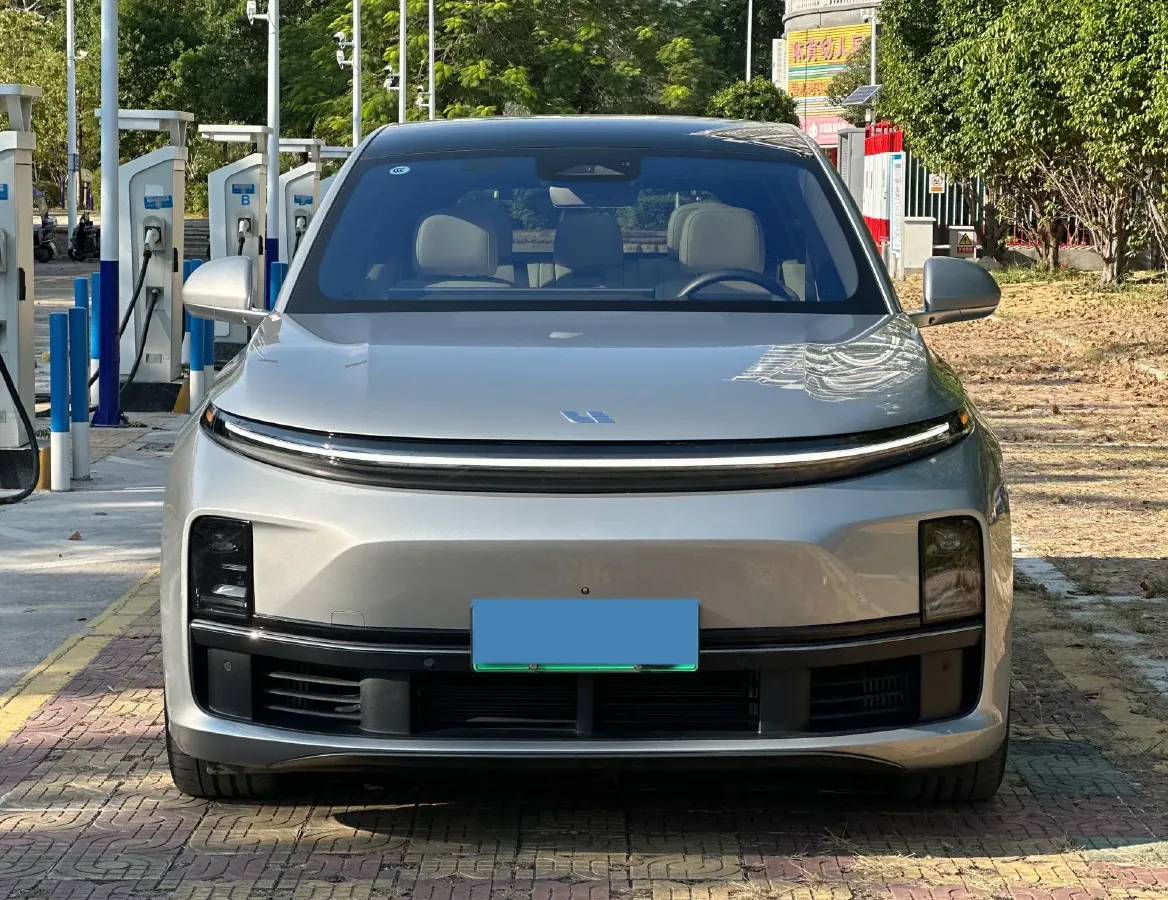 2023 Li L7 Range Extended 154HP REEV 40.9KWH,autocango,china used car exporter,china ev exporter,chinese used car exporter,chinese used ev exporter