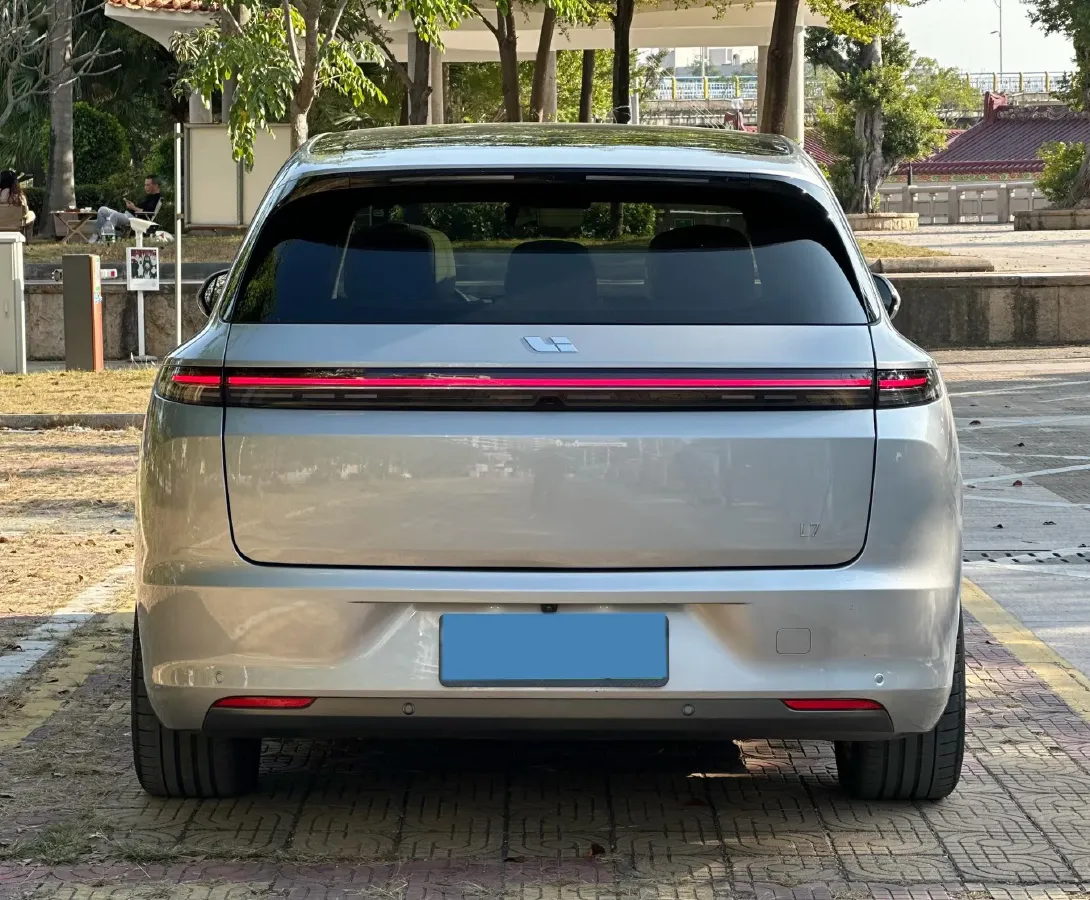 2023 Li L7 Range Extended 154HP REEV 40.9KWH,autocango,china used car exporter,china ev exporter,chinese used car exporter,chinese used ev exporter