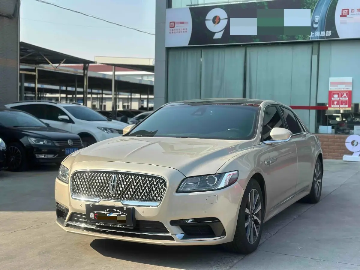 2017 Lincoln Continental 2.0T 261HP L4 6AT
