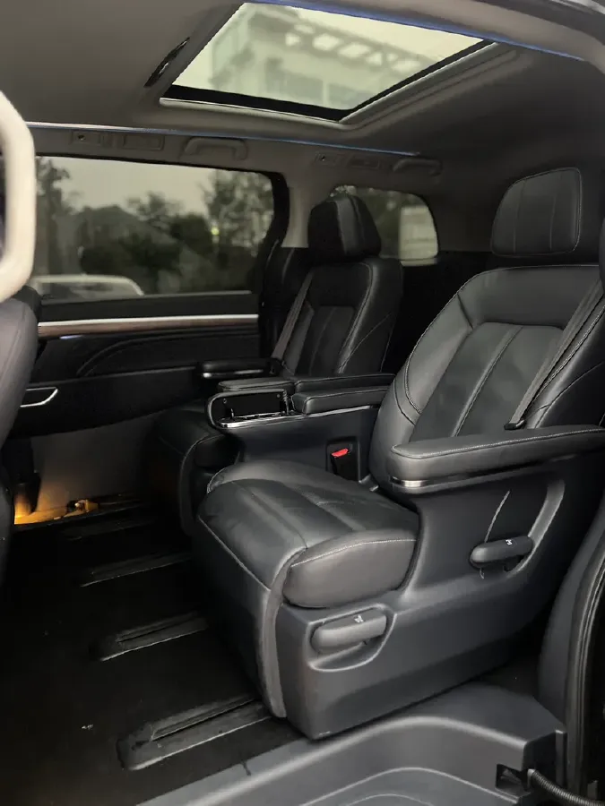 2021 GAC Trumpchi M8 2.0T 252HP L4 8AT,autocango,china used car exporter,china ev exporter,chinese used car exporter,chinese used ev exporter