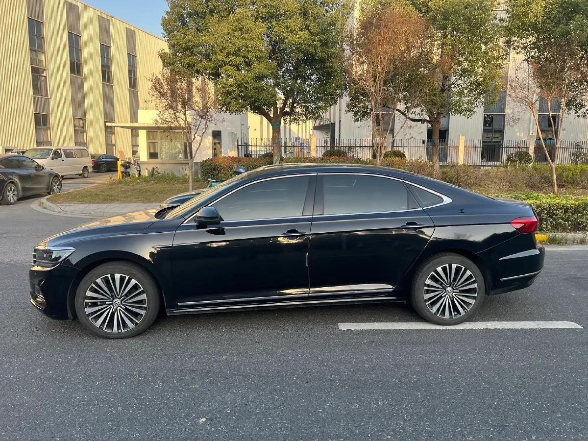 2019 Volvo V40 1.5T 152HP L4 6AT,autocango,china used car exporter,china ev exporter,chinese used car exporter,chinese used ev exporter