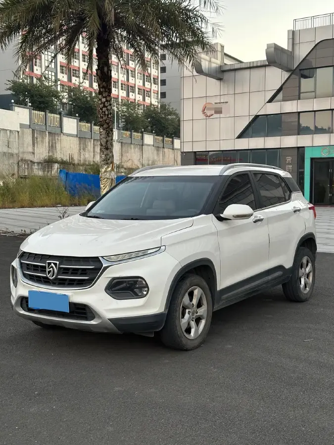 2017 BaoJun 310W 1.5L 105HP L4 6MT 2017 BaoJun 310W 1.5L 105HP L4 6MT