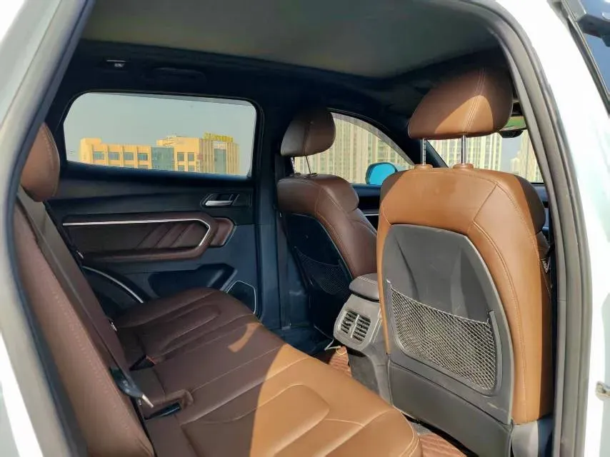 2017 Haval H6 2.0T 197HP L4 7DCT,autocango,china used car exporter,china ev exporter,chinese used car exporter,chinese used ev exporter