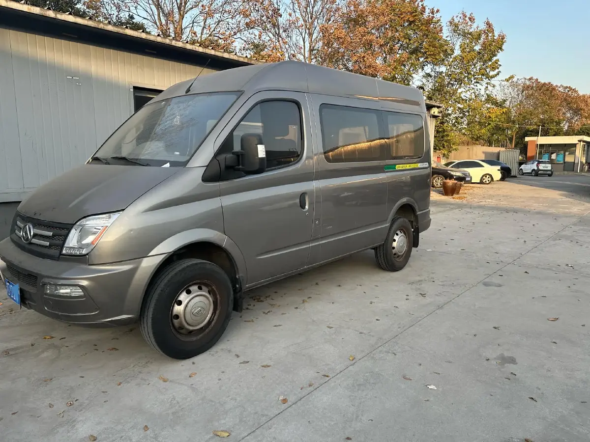 2021 MAXUS XinTu V80 2.0T 139HP L4 6MT