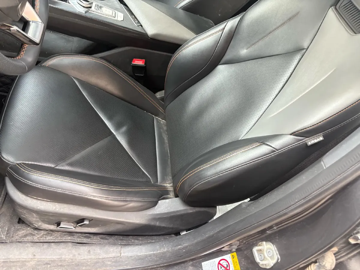 2022 ChangAn UNI-V 1.5T 188HP L4 7DCT,autocango,china used car exporter,china ev exporter,chinese used car exporter,chinese used ev exporter