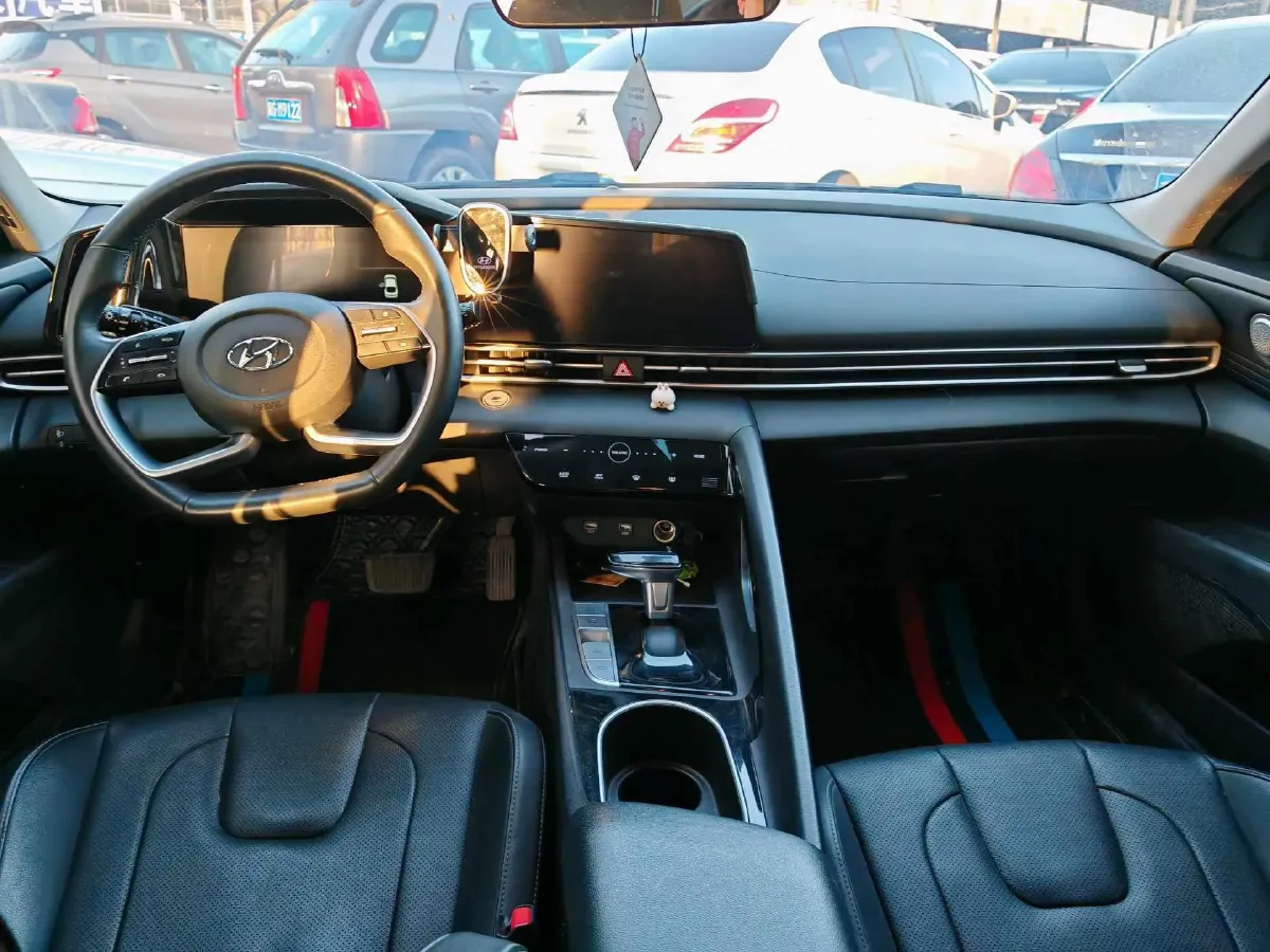 2021 Hyundai Elantra 1.5L 115HP L4 CVT,autocango,china used car exporter,china ev exporter,chinese used car exporter,chinese used ev exporter