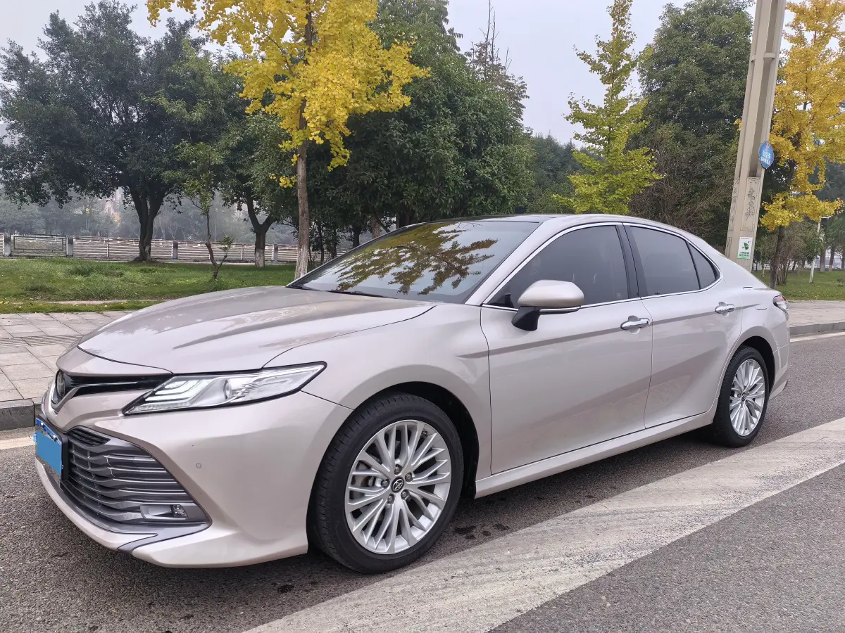 2019 Toyota Camry 2.5L 209HP L4 8AT