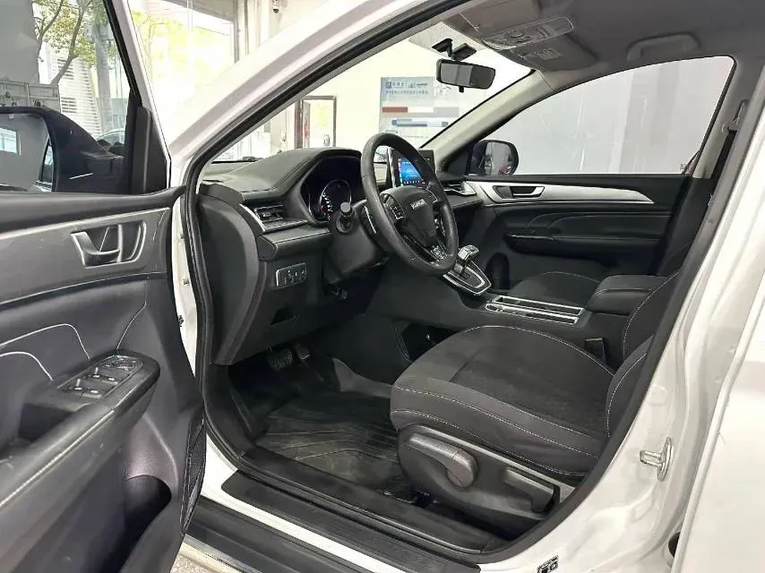 2021 Haval M6 1.5T 150HP L4 7DCT,autocango,china used car exporter,china ev exporter,chinese used car exporter,chinese used ev exporter