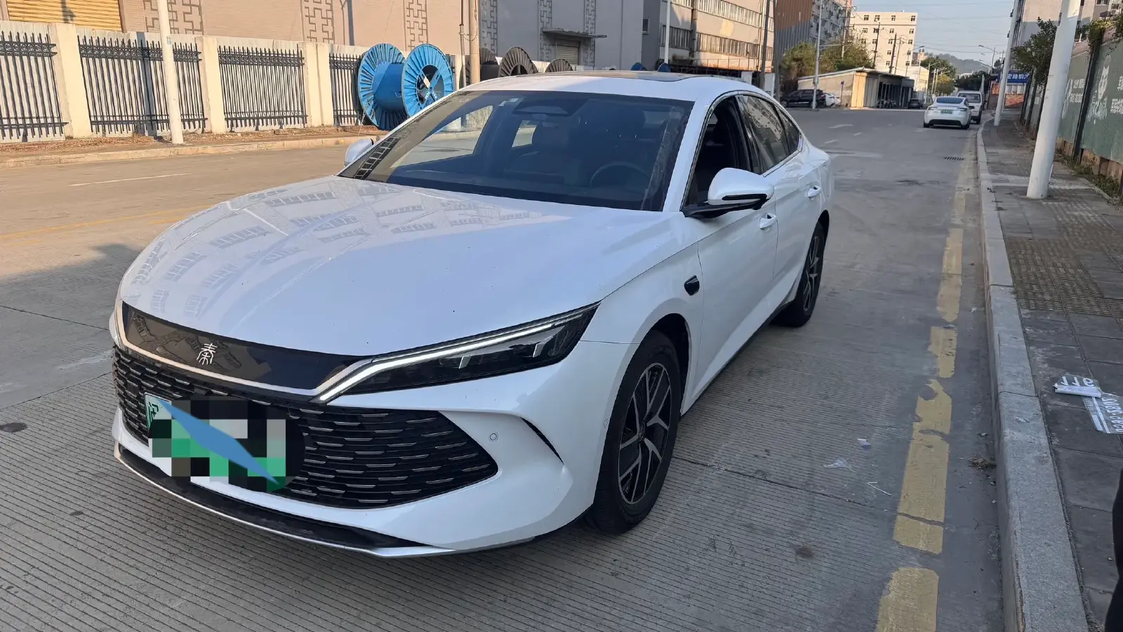 2025 BYD QinL 1.5L 101HP L4 E-CVT PHEV 15.87KWH