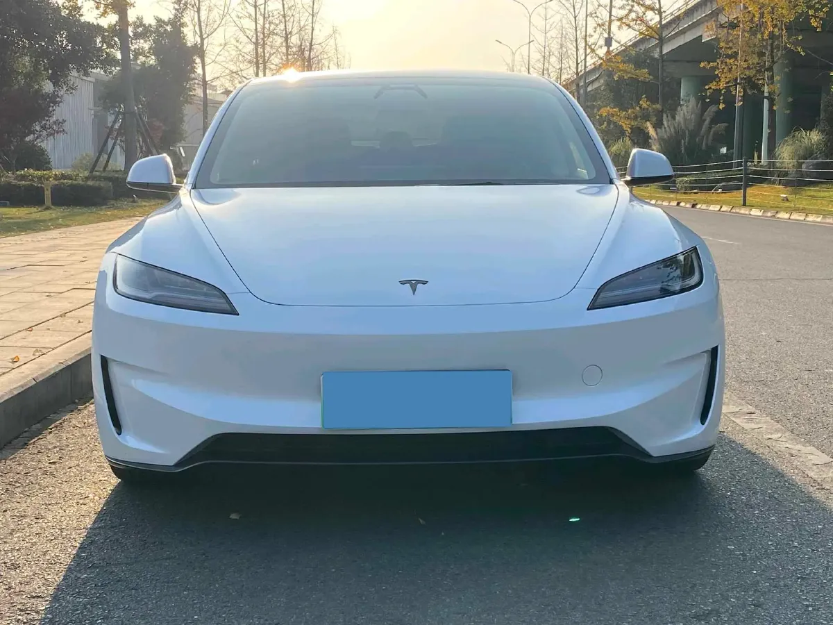 2024 Audi Q3 2.0T 220HP L4 7DCT,autocango,china used car exporter,china ev exporter,chinese used car exporter,chinese used ev exporter