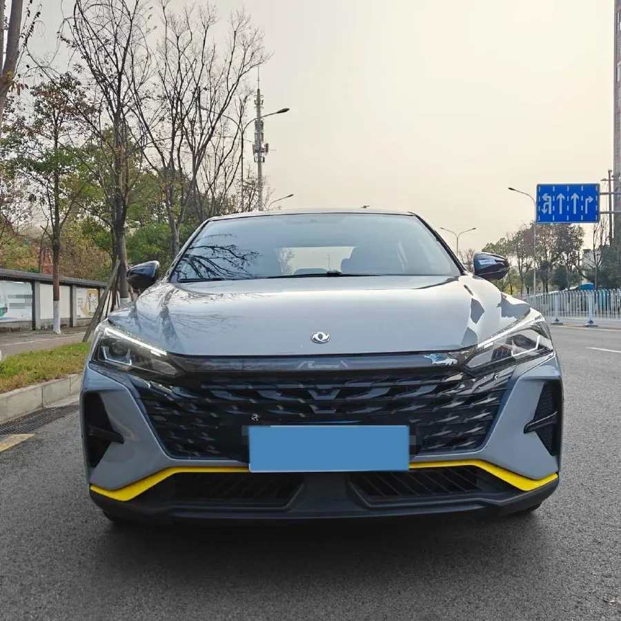 2023 DongFeng Aeolus YiXuan 1.5T 197HP L4 6DCT,autocango,china used car exporter,china ev exporter,chinese used car exporter,chinese used ev exporter