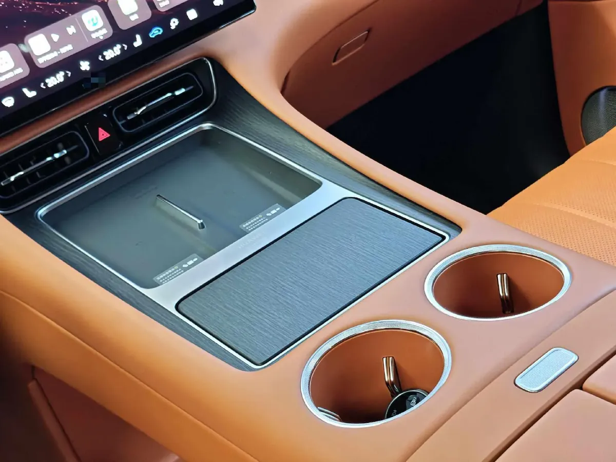 2026 AITO AITO M7 REEV 160HP REEV,autocango,china used car exporter,china ev exporter,chinese used car exporter,chinese used ev exporter