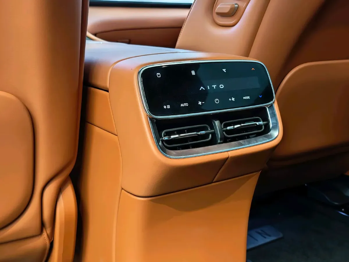 2026 AITO AITO M7 REEV 160HP REEV,autocango,china used car exporter,china ev exporter,chinese used car exporter,chinese used ev exporter