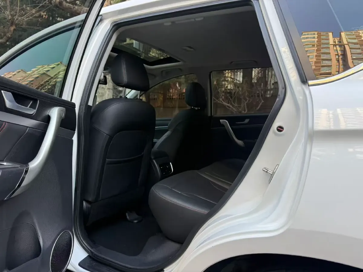 2019 Haval M6 1.5T 150HP L4 7DCT,autocango,china used car exporter,china ev exporter,chinese used car exporter,chinese used ev exporter