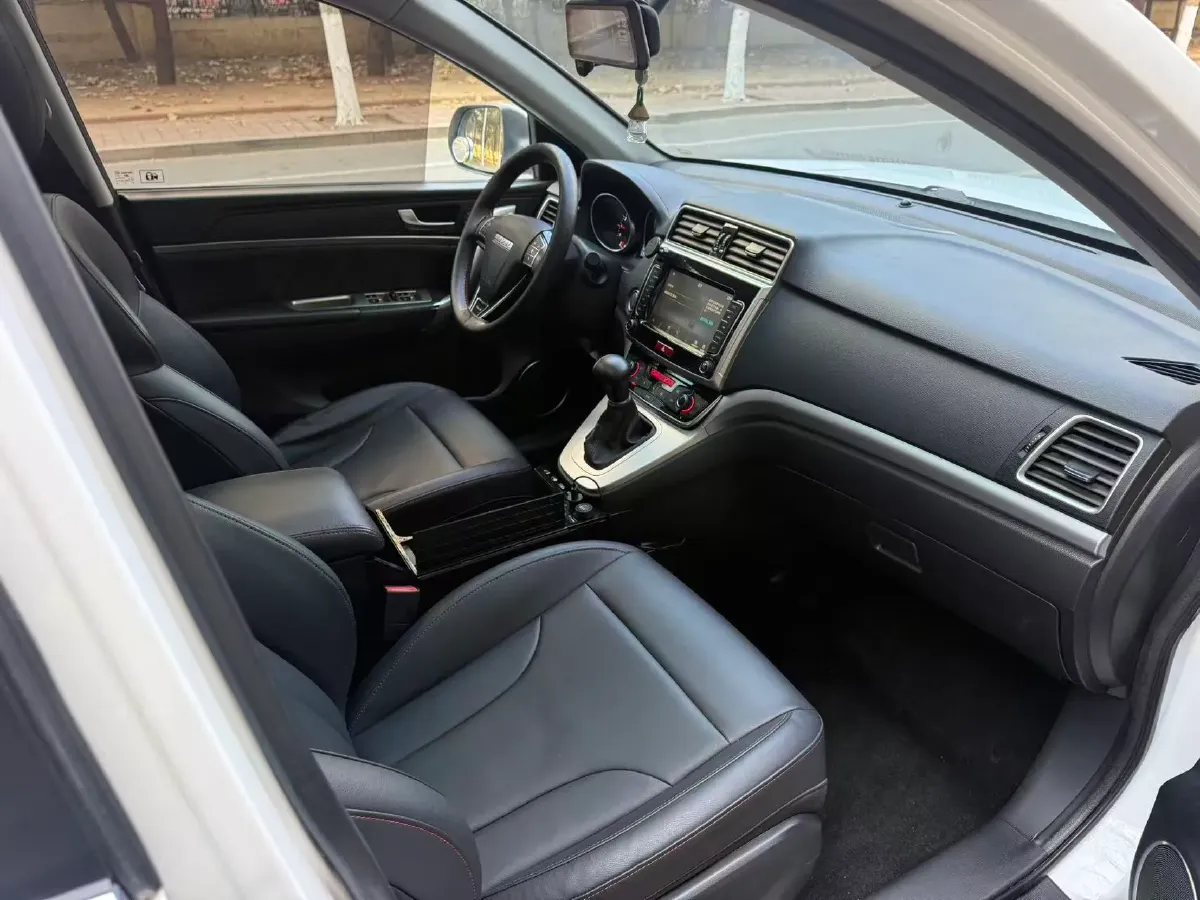 2019 Haval M6 1.5T 150HP L4 7DCT,autocango,china used car exporter,china ev exporter,chinese used car exporter,chinese used ev exporter