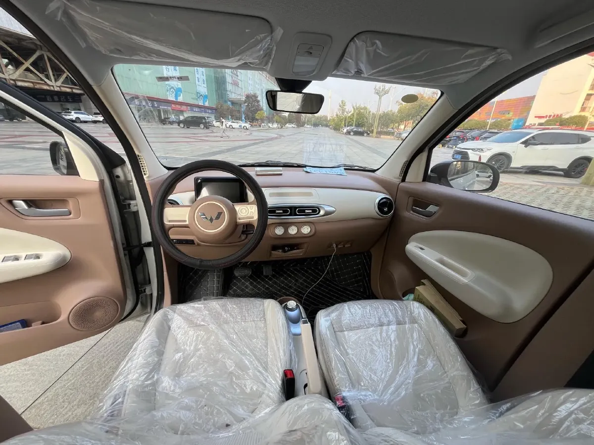 2025 WuLing HongGuang MINI EV BEV 16.2KWH,autocango,china used car exporter,china ev exporter,chinese used car exporter,chinese used ev exporter