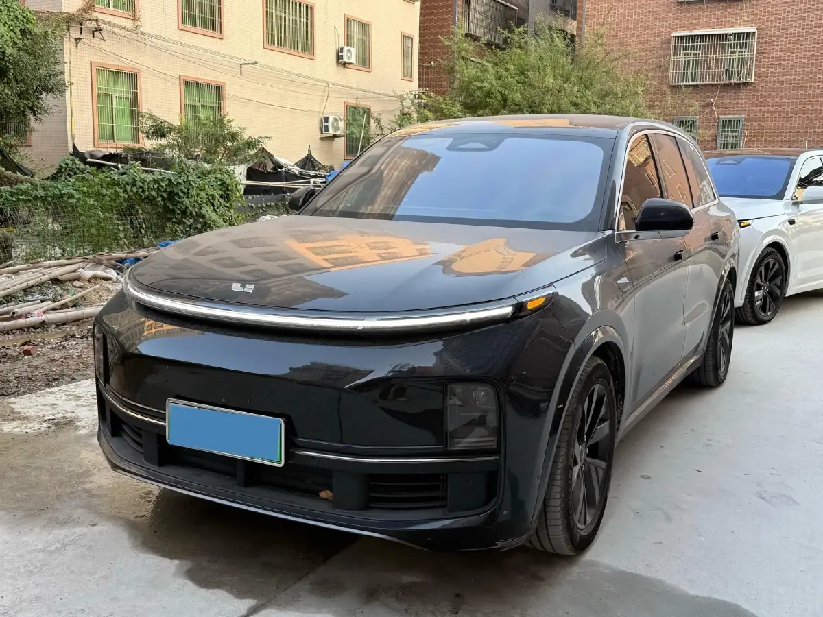 2023 Li L8 Range Extended 154HP REEV 40.9KWH