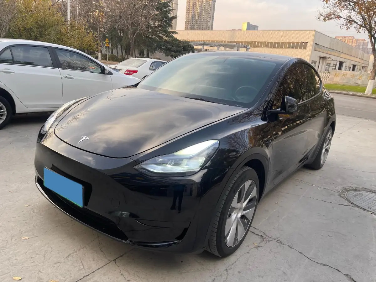2022 Tesla Model Y BEV 60KWH