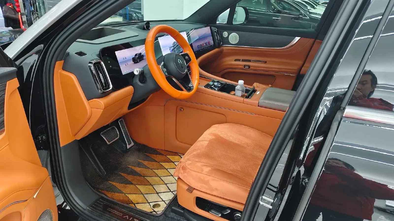 2024 AITO AITO M9 1.5T 152HP L4 REEV 42KWH,autocango,china used car exporter,china ev exporter,chinese used car exporter,chinese used ev exporter