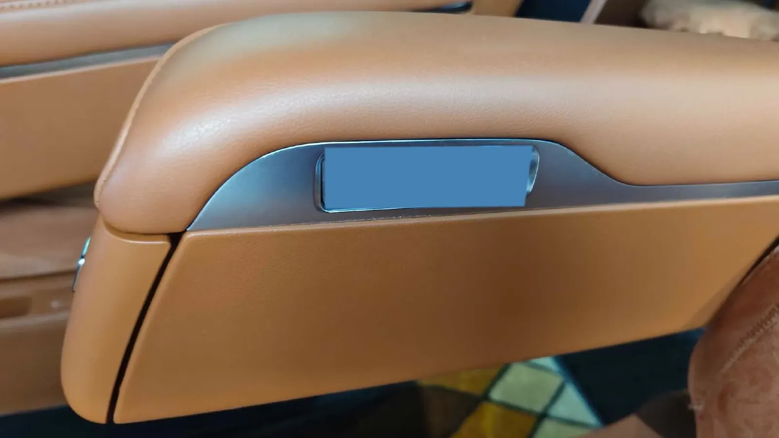 2024 AITO AITO M9 1.5T 152HP L4 REEV 42KWH,autocango,china used car exporter,china ev exporter,chinese used car exporter,chinese used ev exporter