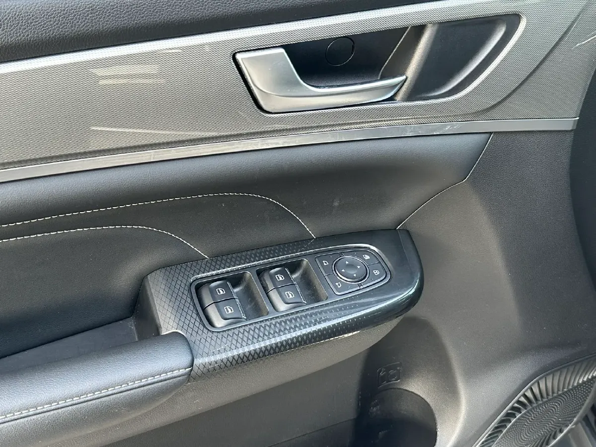 2021 Haval M6 1.5T 150HP L4 7DCT,autocango,china used car exporter,china ev exporter,chinese used car exporter,chinese used ev exporter