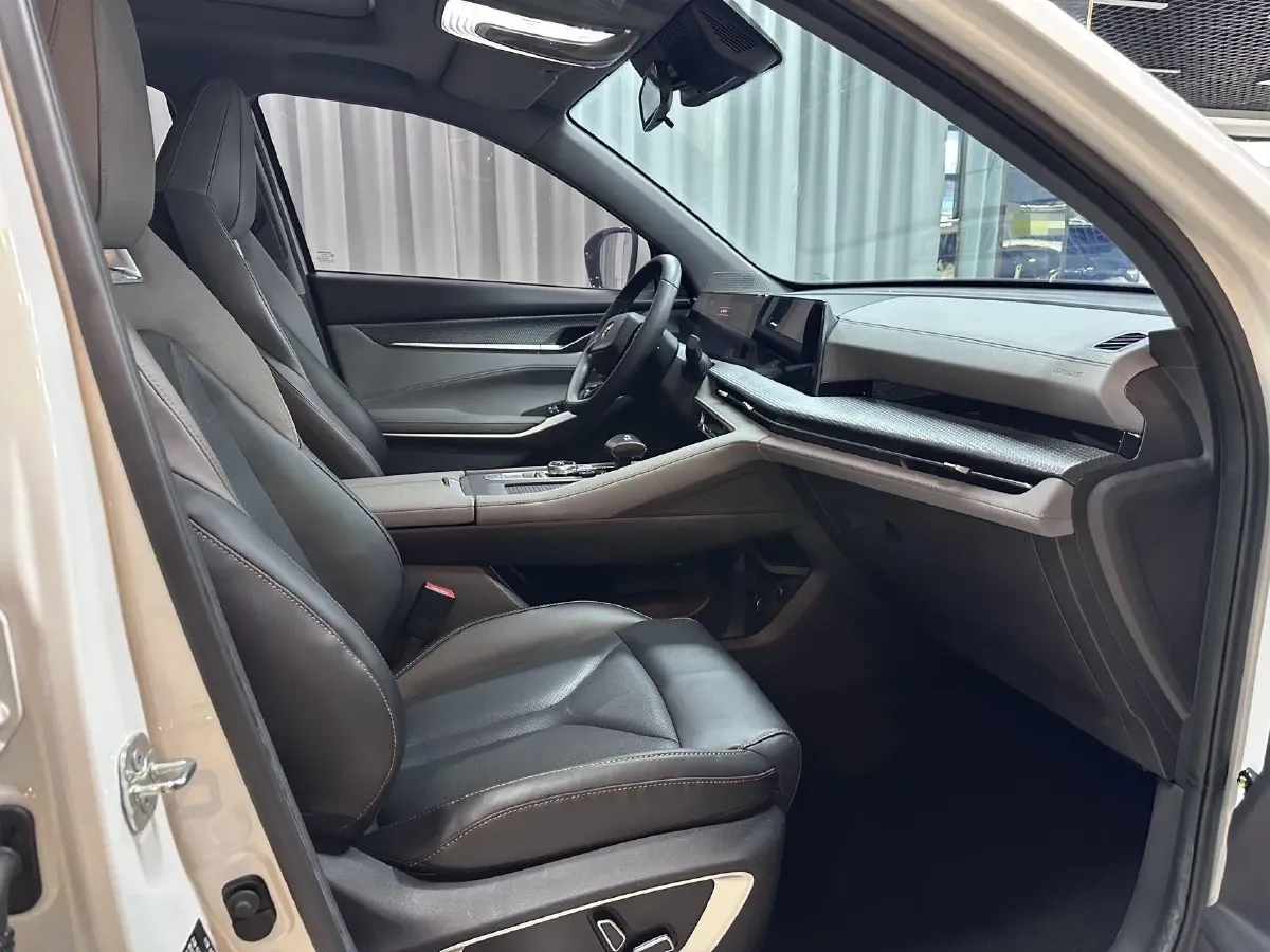 2022 ChangAn CS75 Plus 1.5T 188HP L4 8AT,autocango,china used car exporter,china ev exporter,chinese used car exporter,chinese used ev exporter