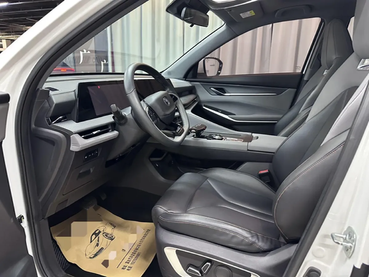 2022 ChangAn CS75 Plus 1.5T 188HP L4 8AT,autocango,china used car exporter,china ev exporter,chinese used car exporter,chinese used ev exporter