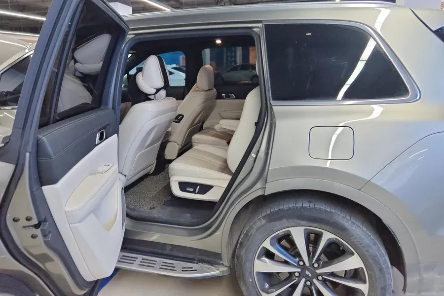 2020 Li ONE Range Extended 131HP REEV 40.5KWH,autocango,china used car exporter,china ev exporter,chinese used car exporter,chinese used ev exporter