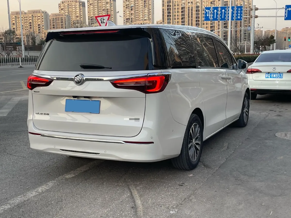 2022 Buick GL8 2.0T 237HP L4 9AT,autocango,china used car exporter,china ev exporter,chinese used car exporter,chinese used ev exporter