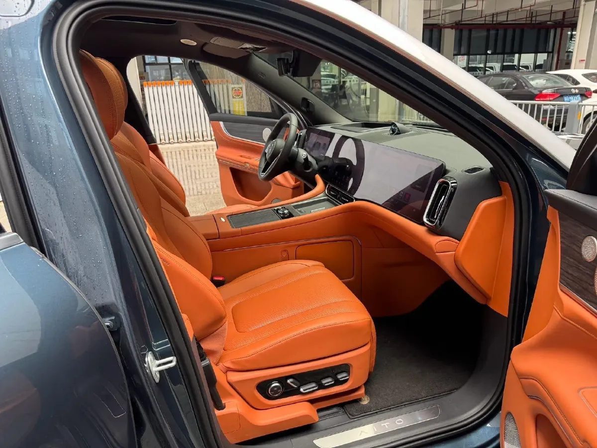 2024 AITO AITO M9 1.5T 152HP L4 REEV 42KWH,autocango,china used car exporter,china ev exporter,chinese used car exporter,chinese used ev exporter