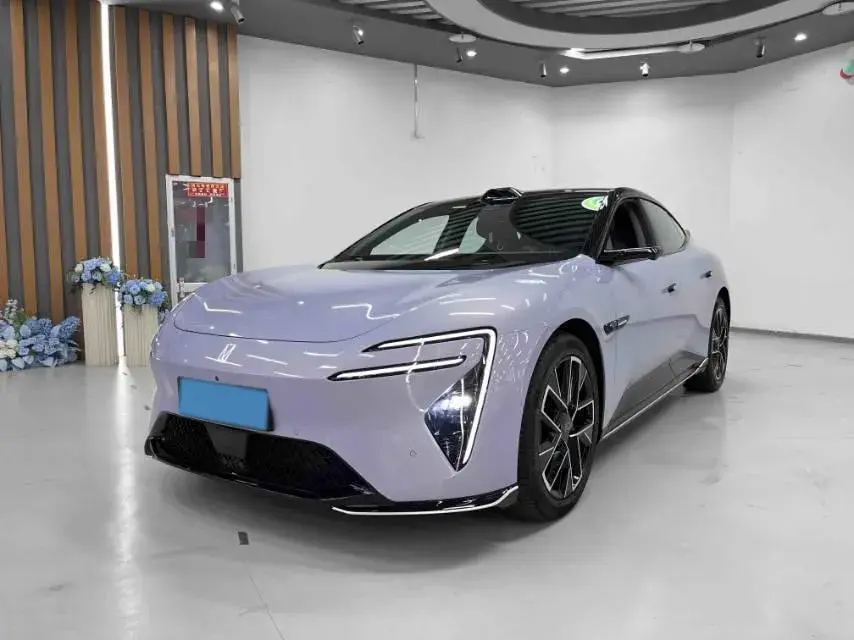 2025 Avatr 06 REEV 156HP REEV