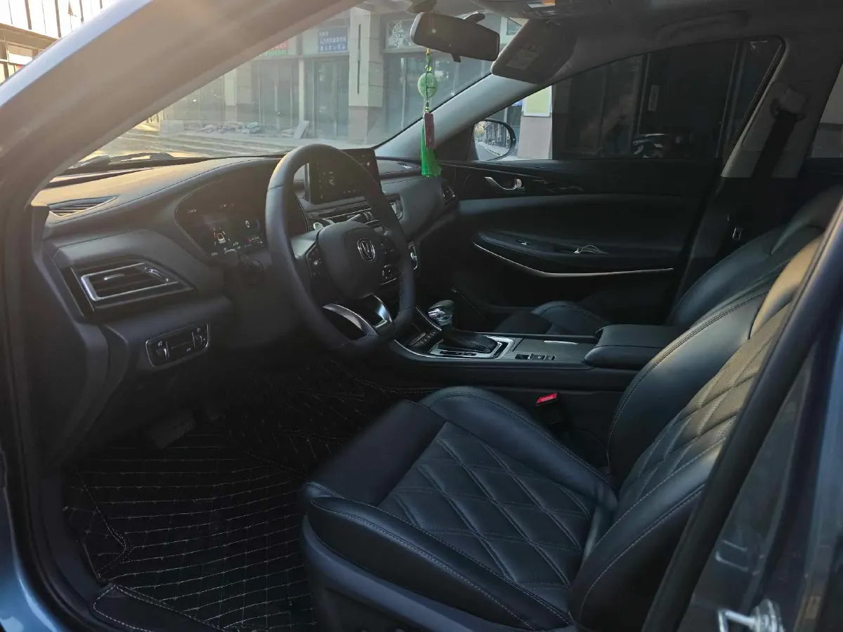 2022 ChangAn Raeton CC 1.5T 188HP L4 7DCT,autocango,china used car exporter,china ev exporter,chinese used car exporter,chinese used ev exporter