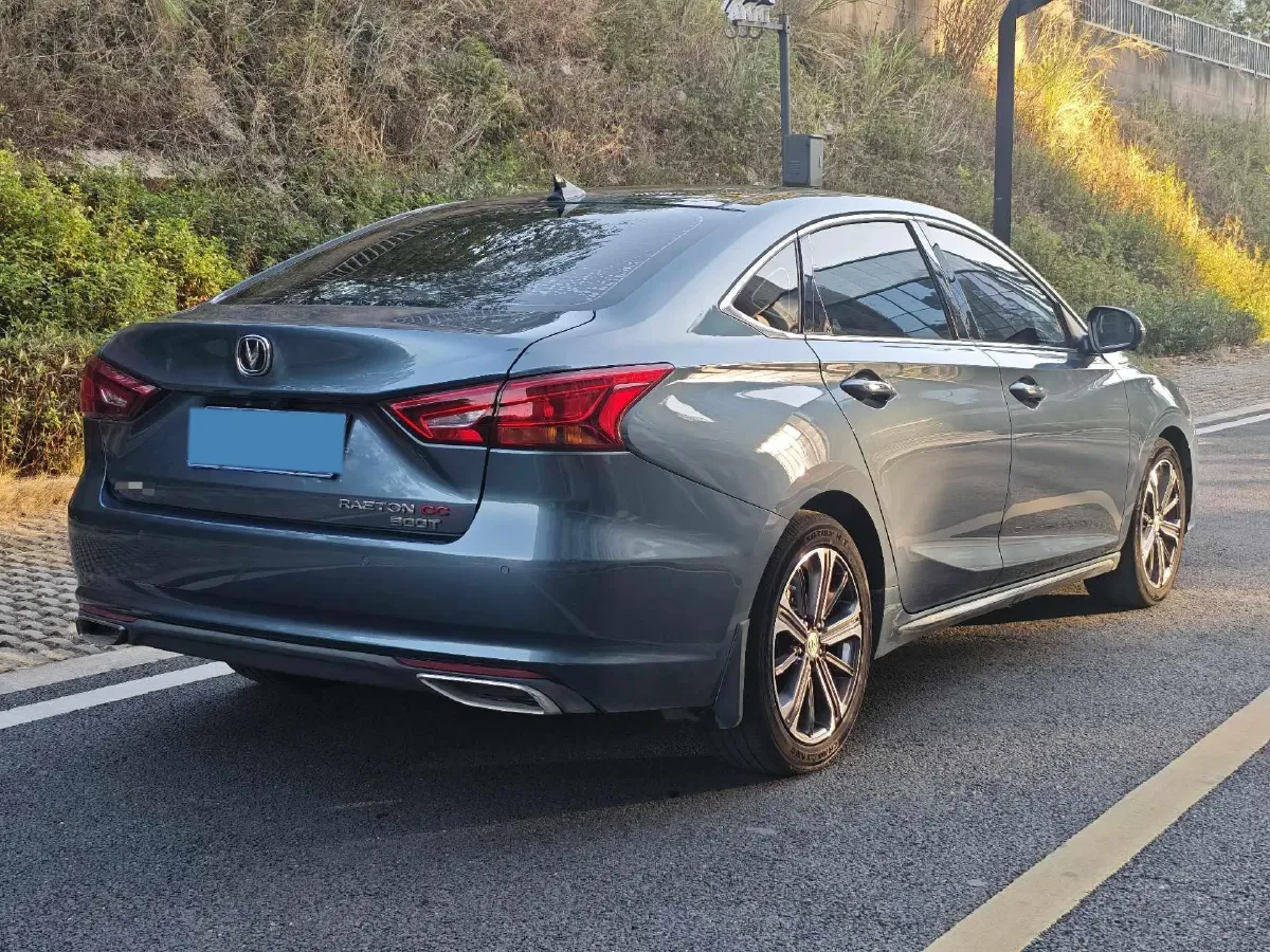 2022 ChangAn Raeton CC 1.5T 188HP L4 7DCT,autocango,china used car exporter,china ev exporter,chinese used car exporter,chinese used ev exporter