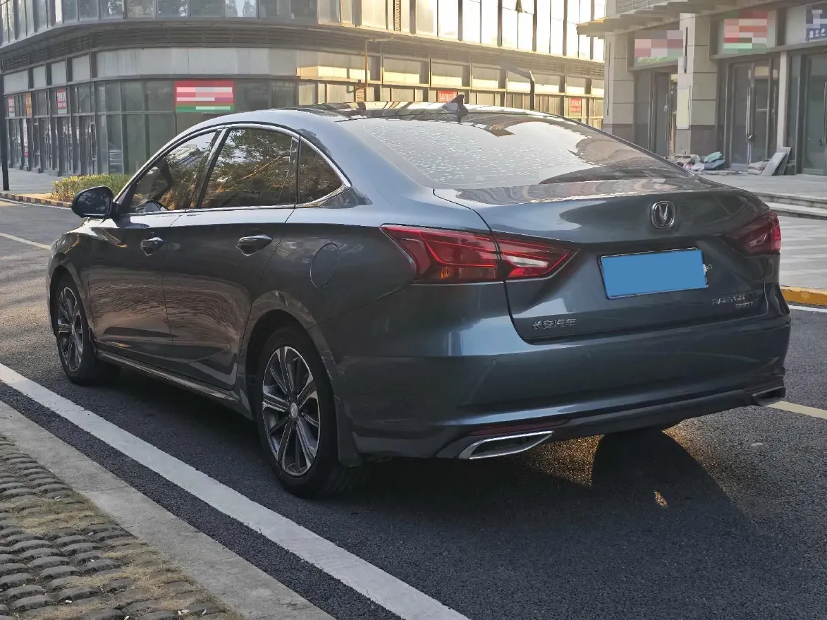 2022 ChangAn Raeton CC 1.5T 188HP L4 7DCT,autocango,china used car exporter,china ev exporter,chinese used car exporter,chinese used ev exporter