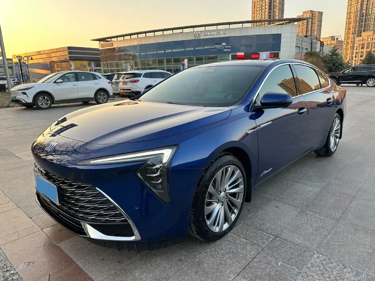 2023 Buick Larcosse 2.0T 237HP L4 9AT