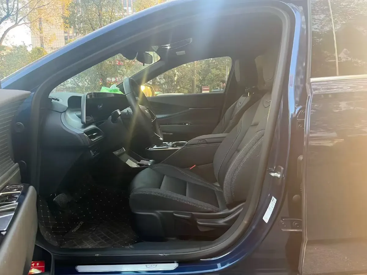 2023 Cadillac GT4 1.5T 211HP L4 9AT,autocango,china used car exporter,china ev exporter,chinese used car exporter,chinese used ev exporter