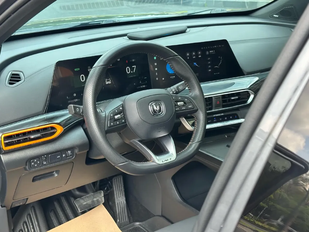 2022 ChangAn UNI-T 2.0T 233HP L4 8AT,autocango,china used car exporter,china ev exporter,chinese used car exporter,chinese used ev exporter