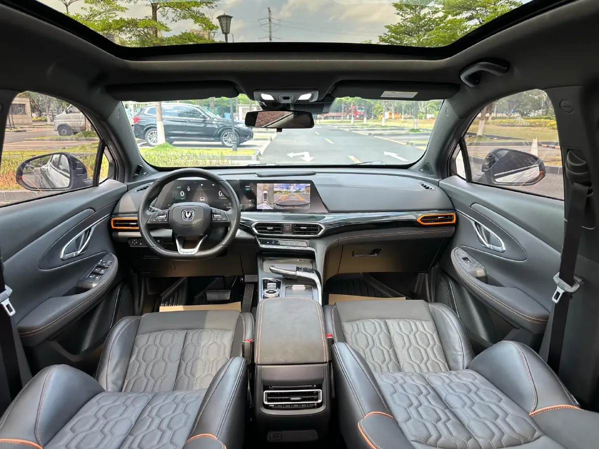 2022 ChangAn UNI-T 2.0T 233HP L4 8AT,autocango,china used car exporter,china ev exporter,chinese used car exporter,chinese used ev exporter