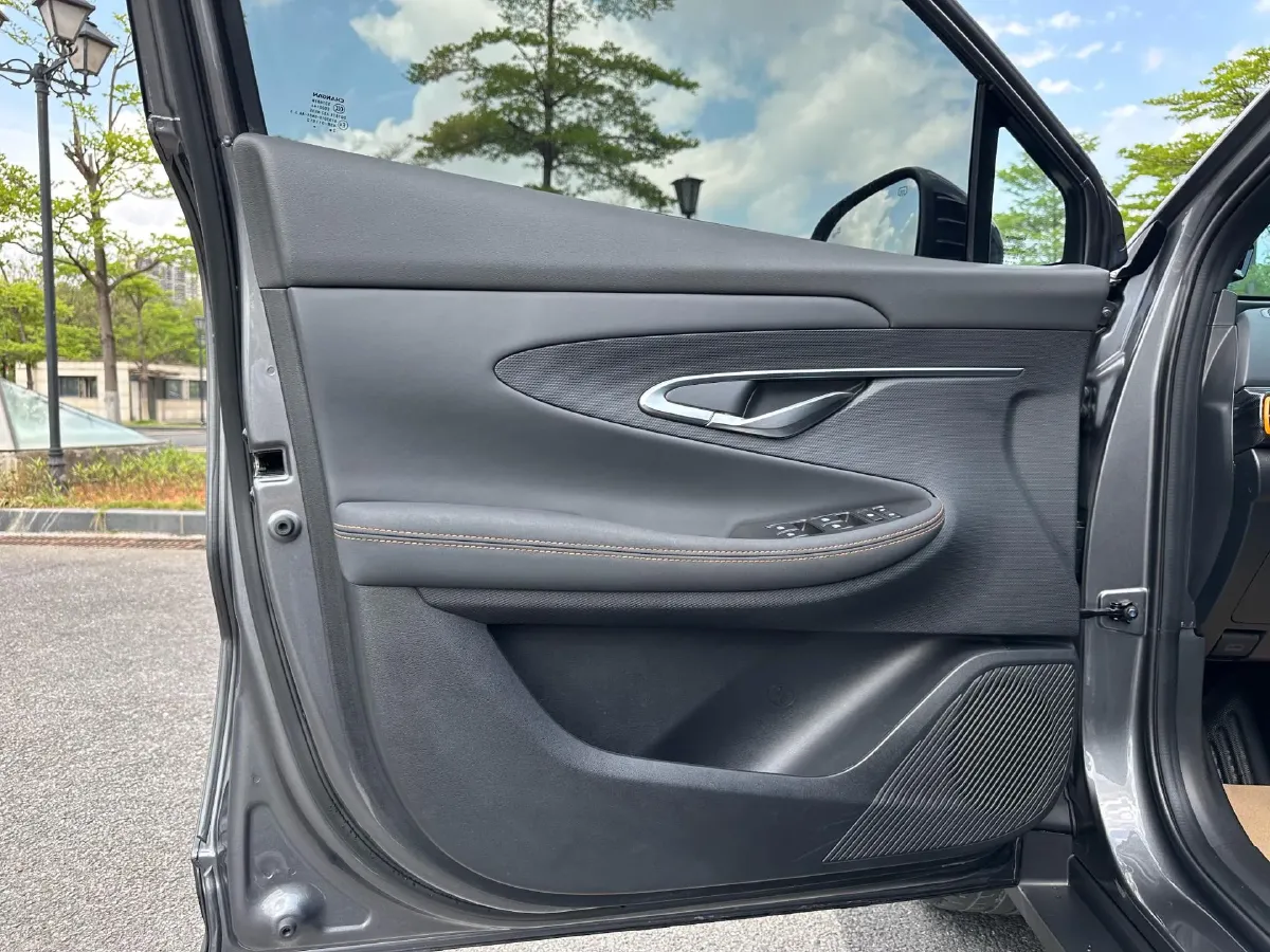 2022 ChangAn UNI-T 2.0T 233HP L4 8AT,autocango,china used car exporter,china ev exporter,chinese used car exporter,chinese used ev exporter