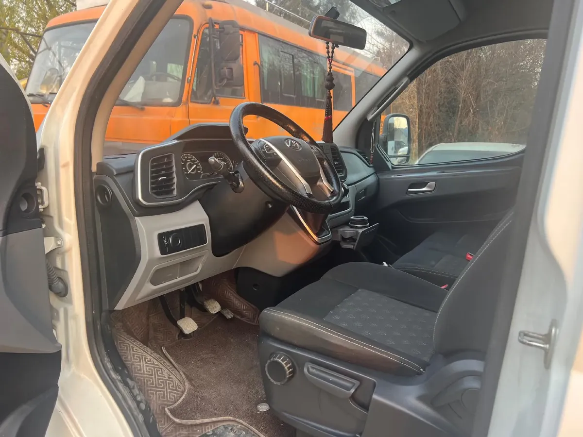 2024 SinoTruck VGV PioneerV 2.0T 140HP L4 6MT,autocango,china used car exporter,china ev exporter,chinese used car exporter,chinese used ev exporter