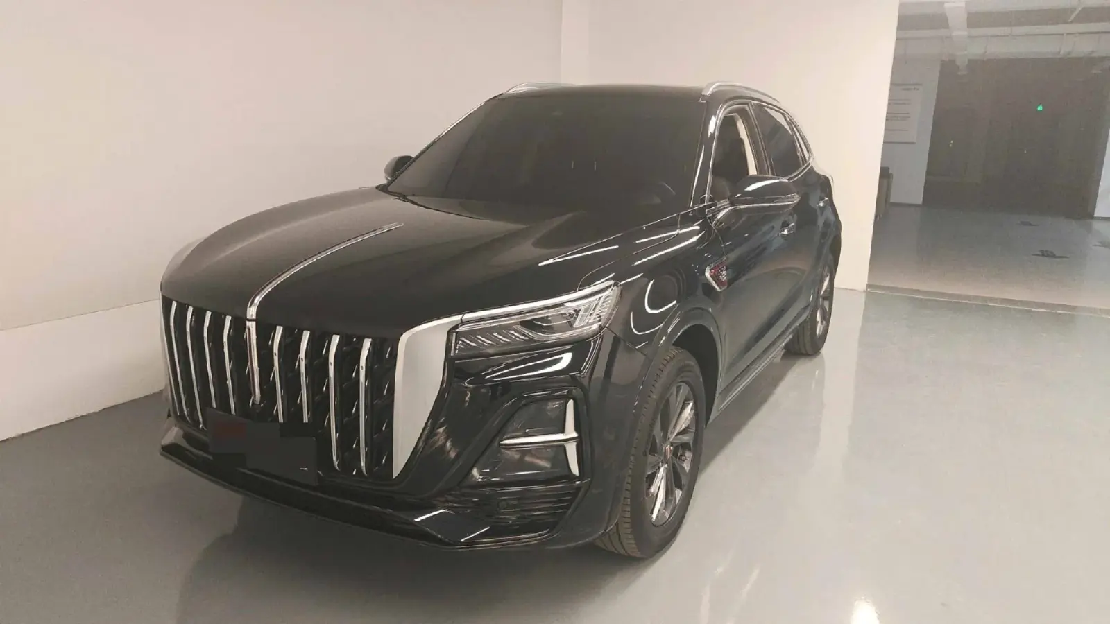 2023 HongQi HS5 2.0T 252HP L4 8AT