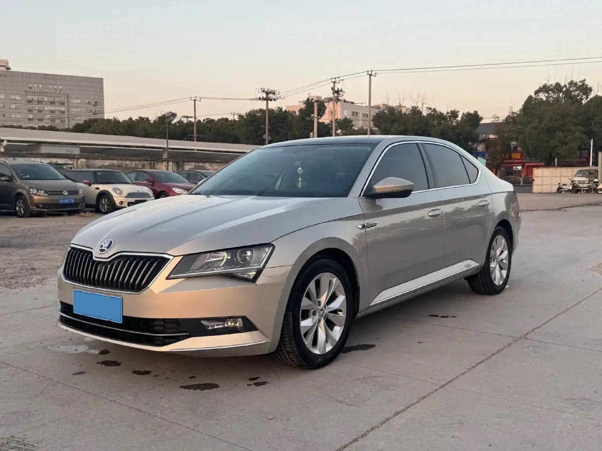 2018 Skoda Superb 1.8T 180HP L4 7DCT