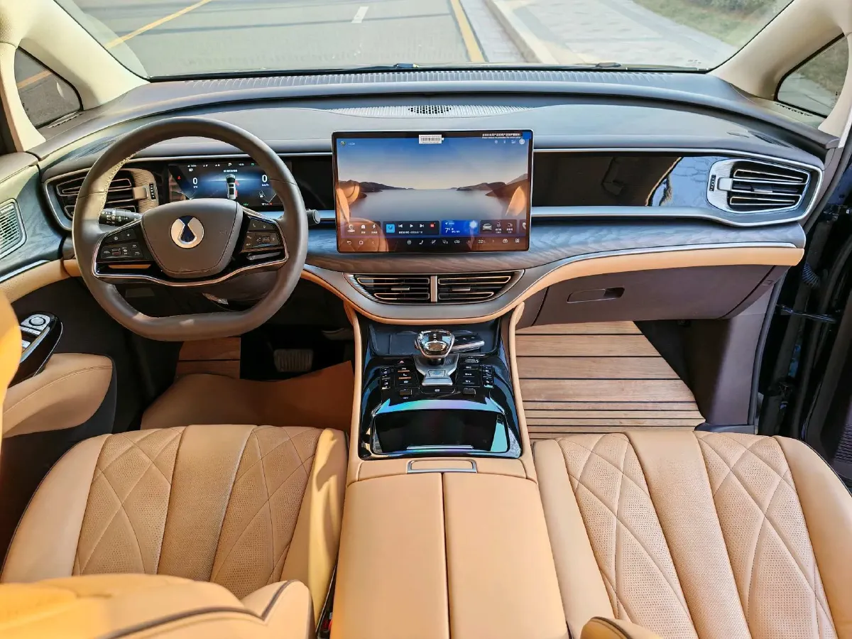 2024 Denza D9 1.5T 139HP L4 E-CVT PHEV 40KWH,autocango,china used car exporter,china ev exporter,chinese used car exporter,chinese used ev exporter