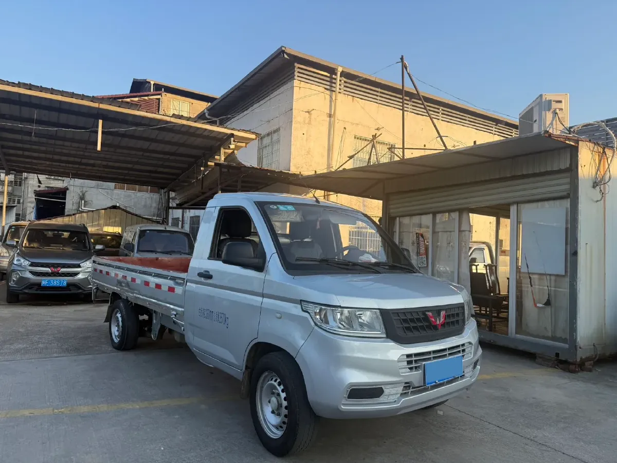 2021 WuLing RongGuang New Truck 1.8L 125HP L4 5MT,autocango,china used car exporter,china ev exporter,chinese used car exporter,chinese used ev exporter