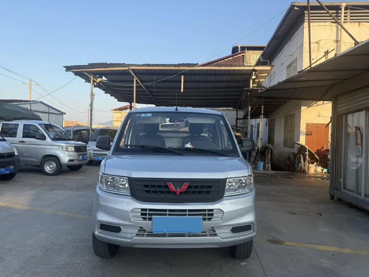 2021 WuLing RongGuang New Truck 1.8L 125HP L4 5MT,autocango,china used car exporter,china ev exporter,chinese used car exporter,chinese used ev exporter