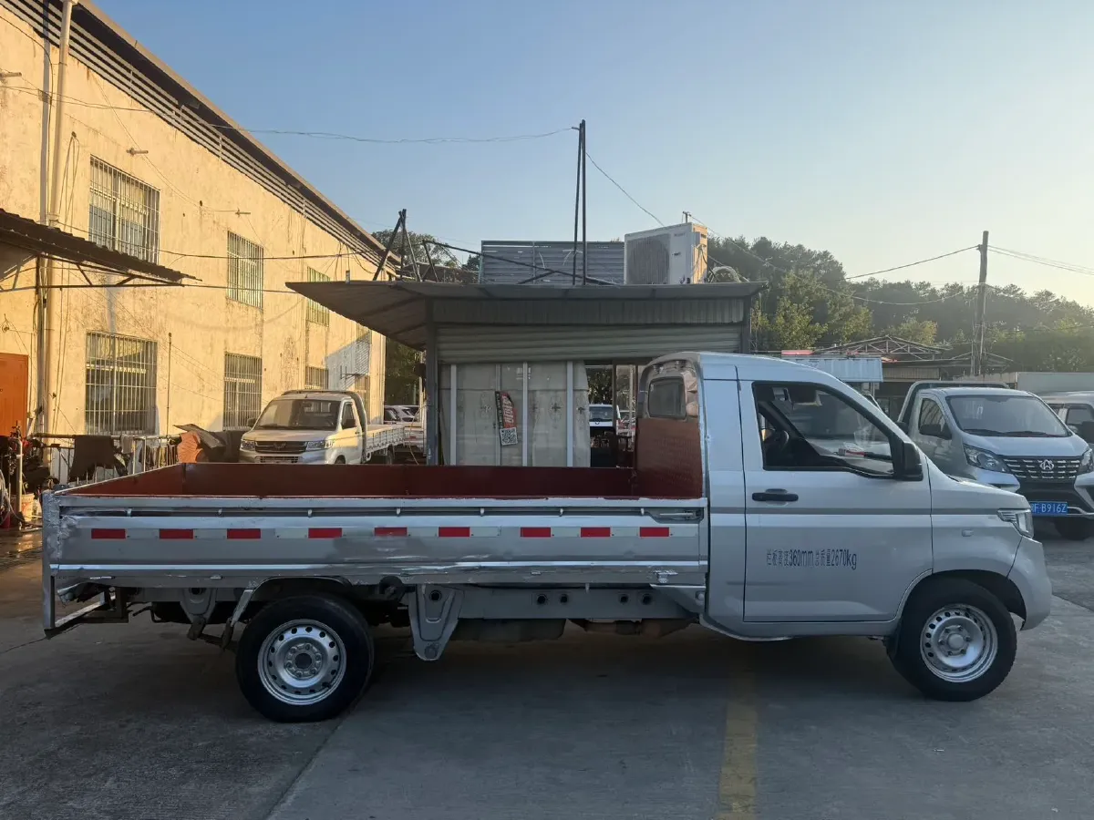 2021 WuLing RongGuang New Truck 1.8L 125HP L4 5MT,autocango,china used car exporter,china ev exporter,chinese used car exporter,chinese used ev exporter