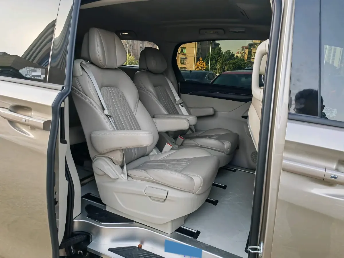 2023 Buick GL8 2.0T 237HP L4 9AT,autocango,china used car exporter,china ev exporter,chinese used car exporter,chinese used ev exporter