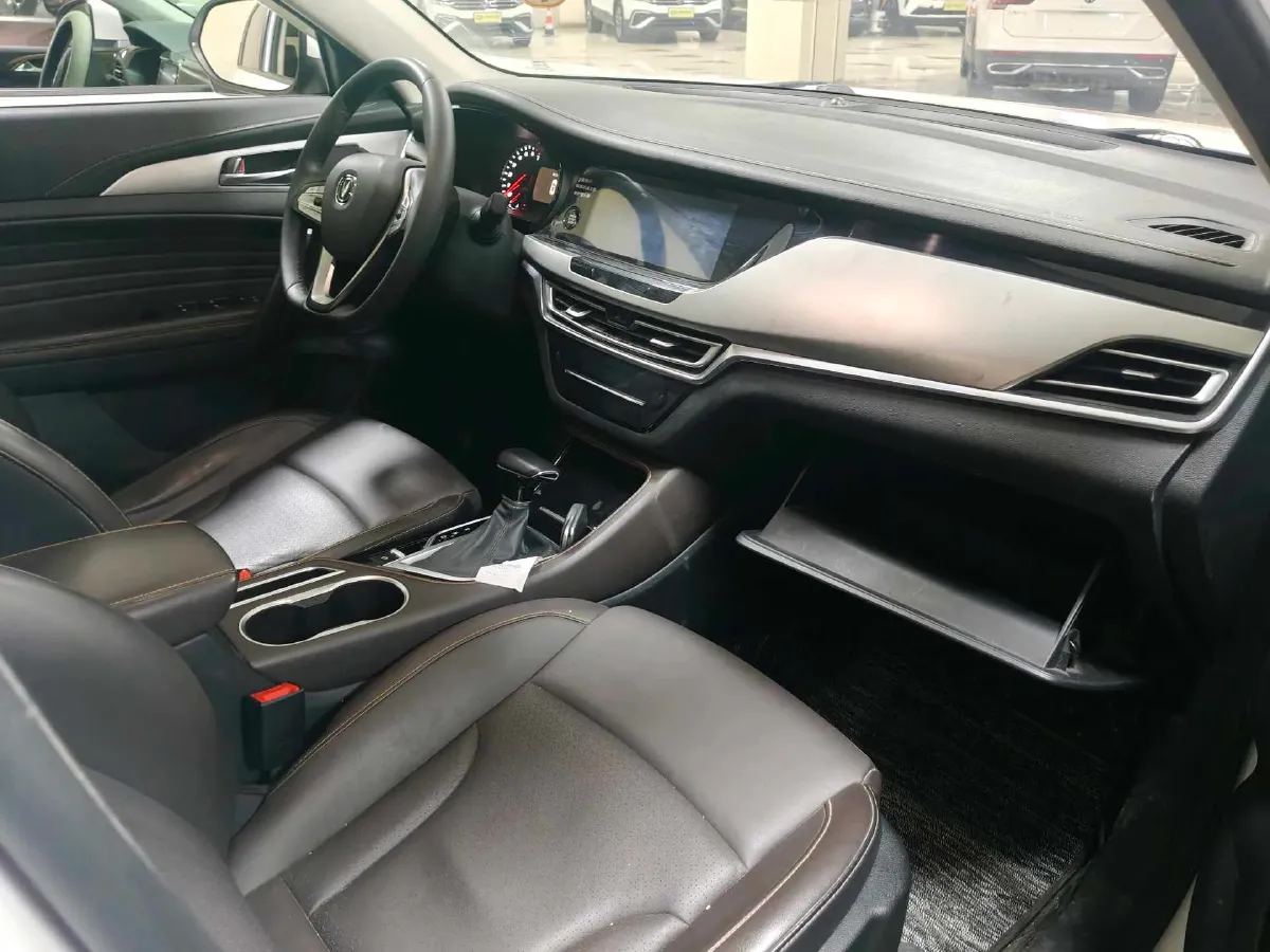 2019 ChangAn CS35 Plus 1.6L 128HP L4 6AT,autocango,china used car exporter,china ev exporter,chinese used car exporter,chinese used ev exporter