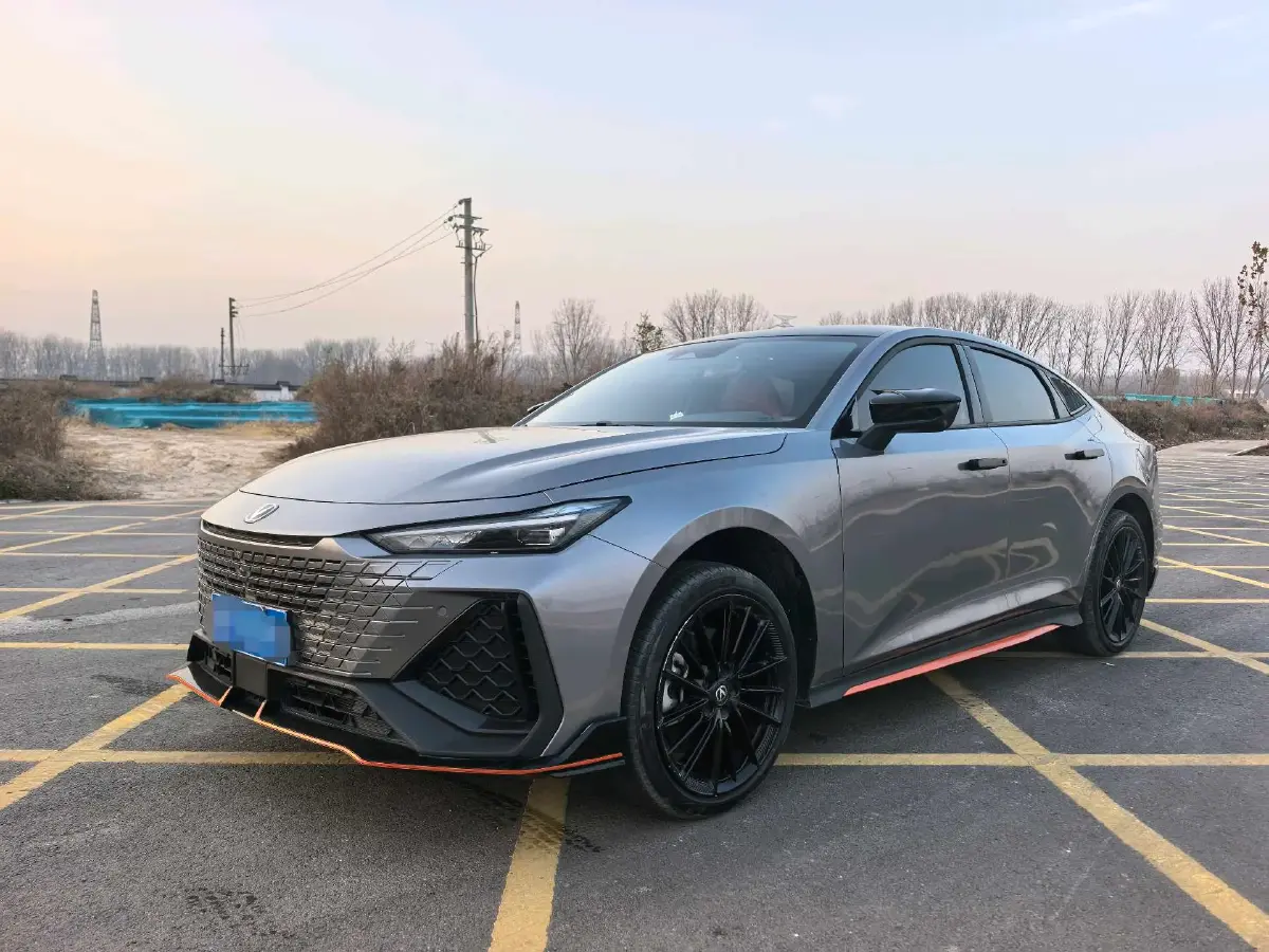 2023 ChangAn UNI-V 2.0T 233HP L4 8AT