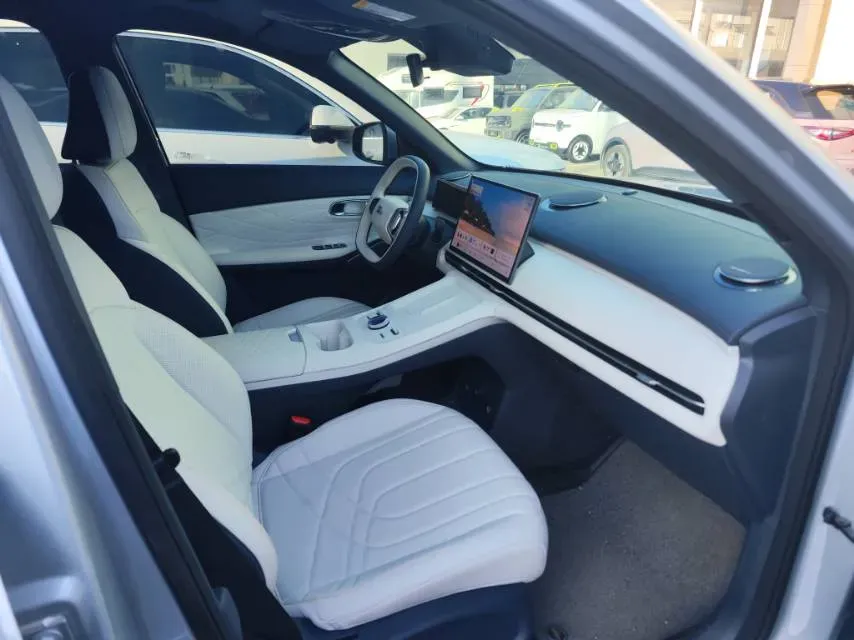 2025 LanDian E5 PLUS 1.5L 95HP L4 E-CVT PHEV 25KWH,autocango,china used car exporter,china ev exporter,chinese used car exporter,chinese used ev exporter